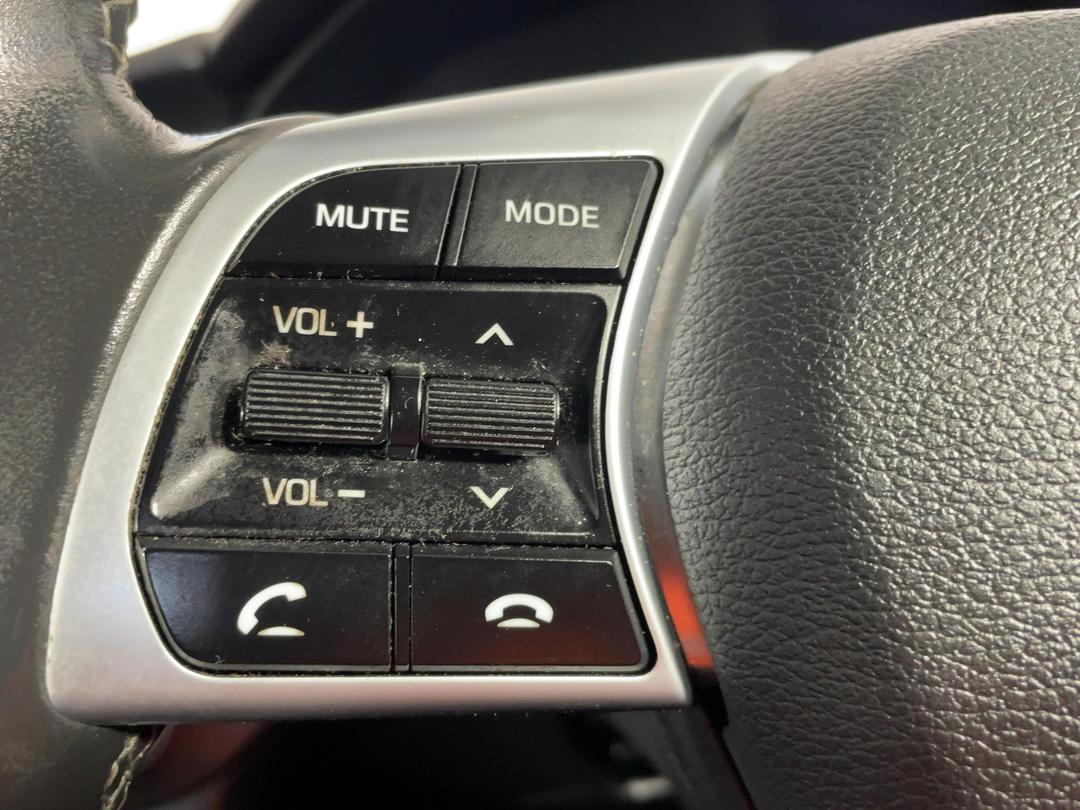 Photo '25' of Hyundai Sonata
