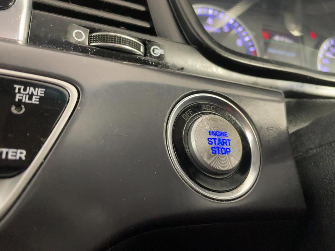 Photo '27' of Hyundai Sonata