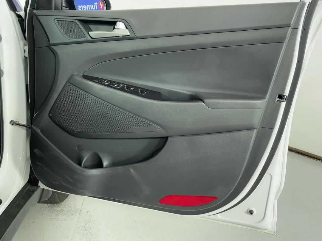Photo '15' of Hyundai Tucson