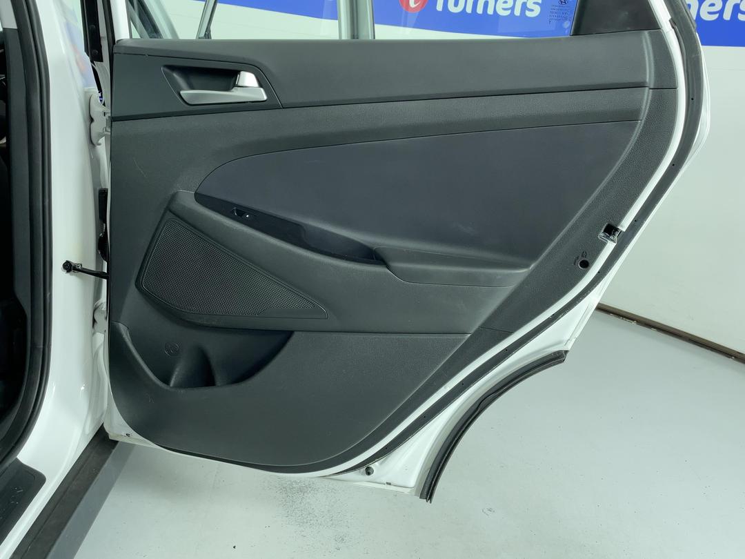 Photo '19' of Hyundai Tucson