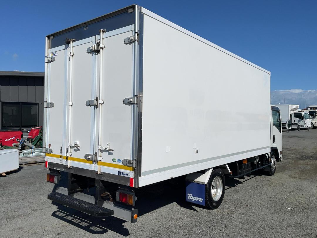 Photo '4' of Isuzu ELF Chiller