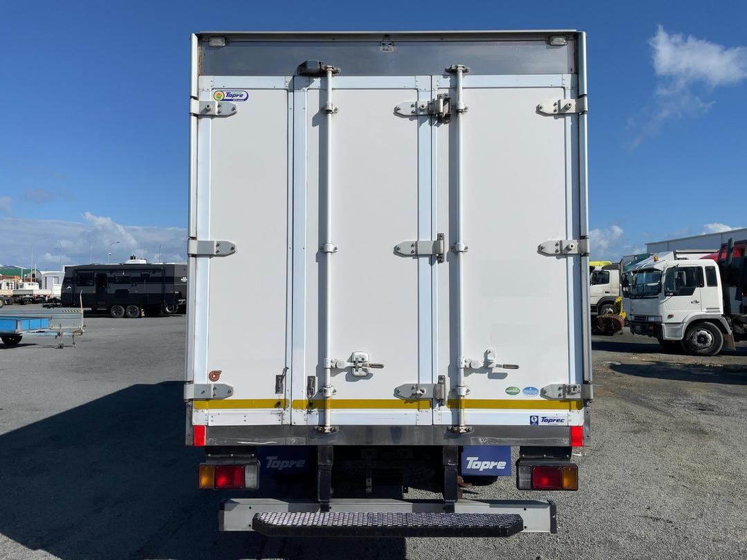 Photo '5' of Isuzu ELF Chiller