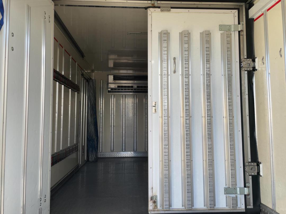 Photo '34' of Isuzu ELF Chiller