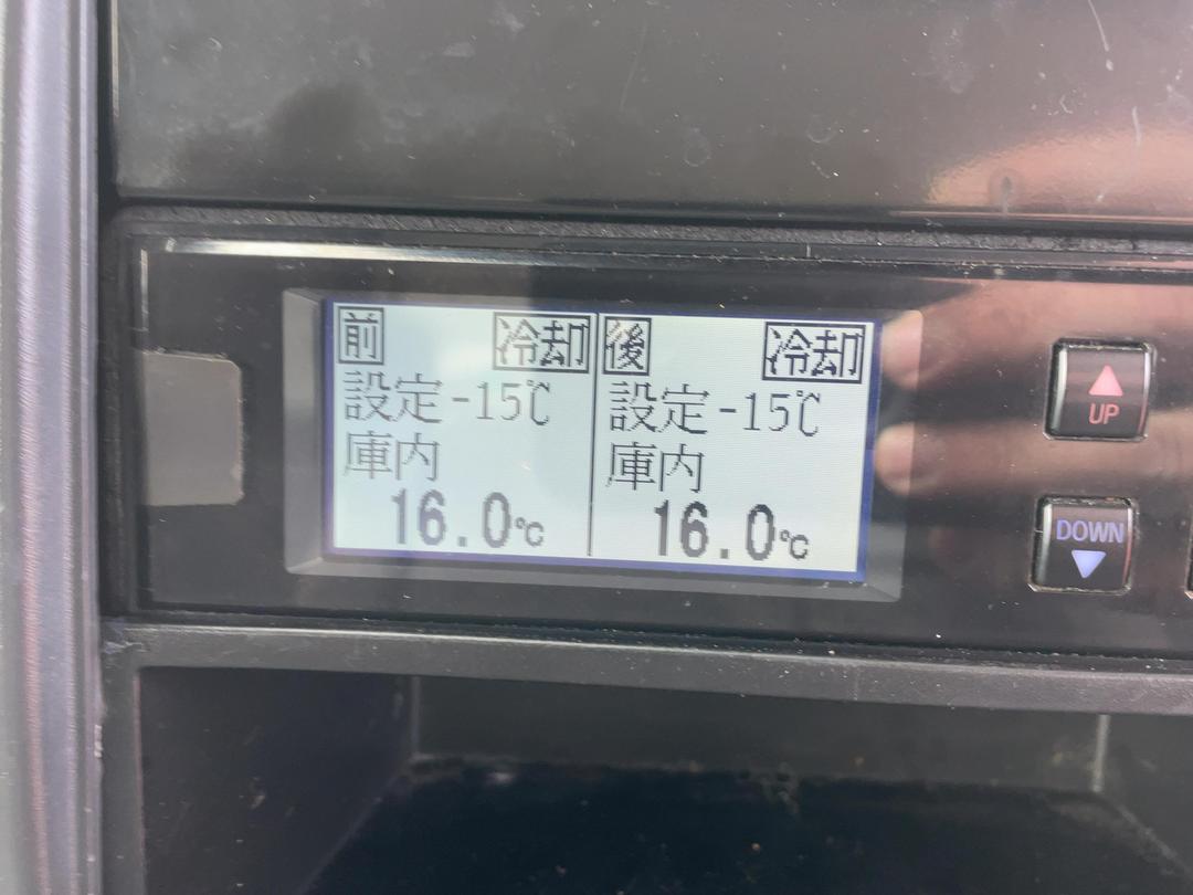 Photo '25' of Isuzu ELF Chiller