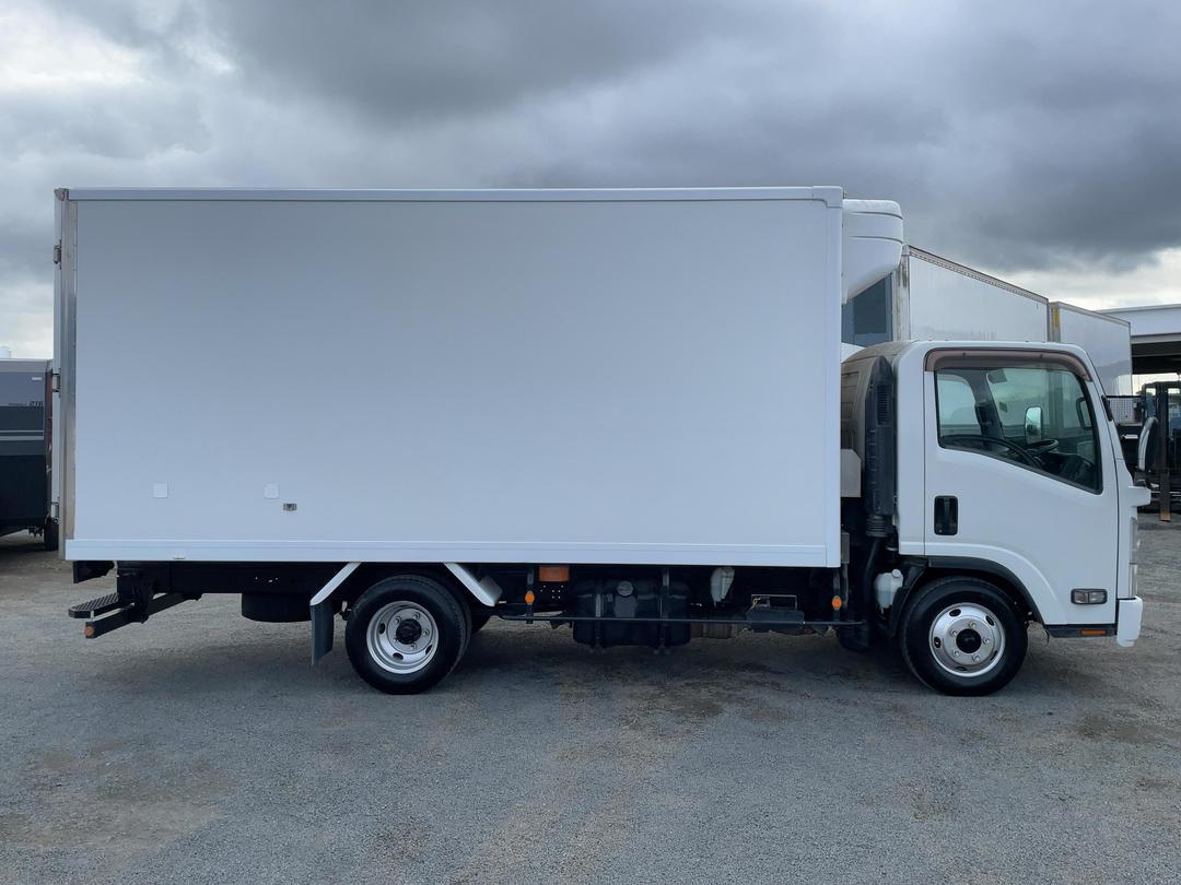 Photo '3' of Isuzu ELF Chiller