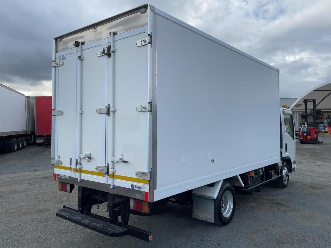 Photo '4' of Isuzu ELF Chiller