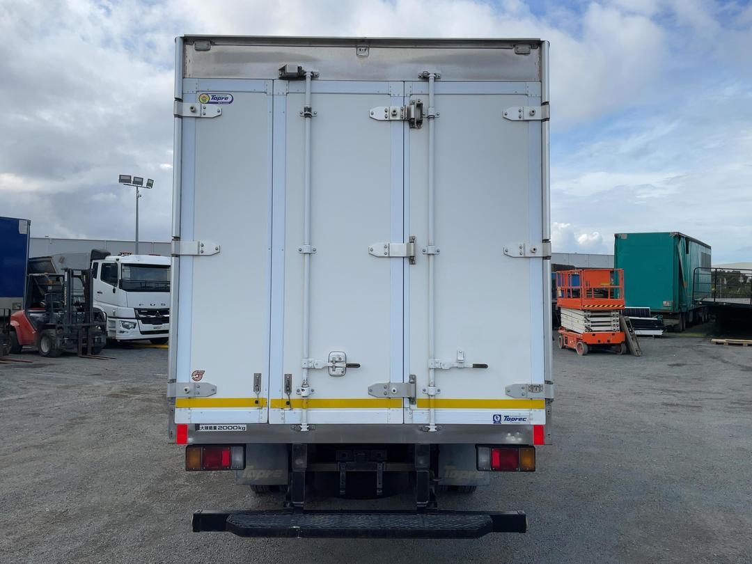 Photo '5' of Isuzu ELF Chiller