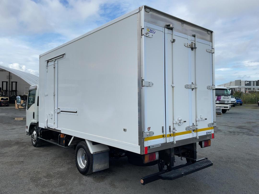 Photo '7' of Isuzu ELF Chiller
