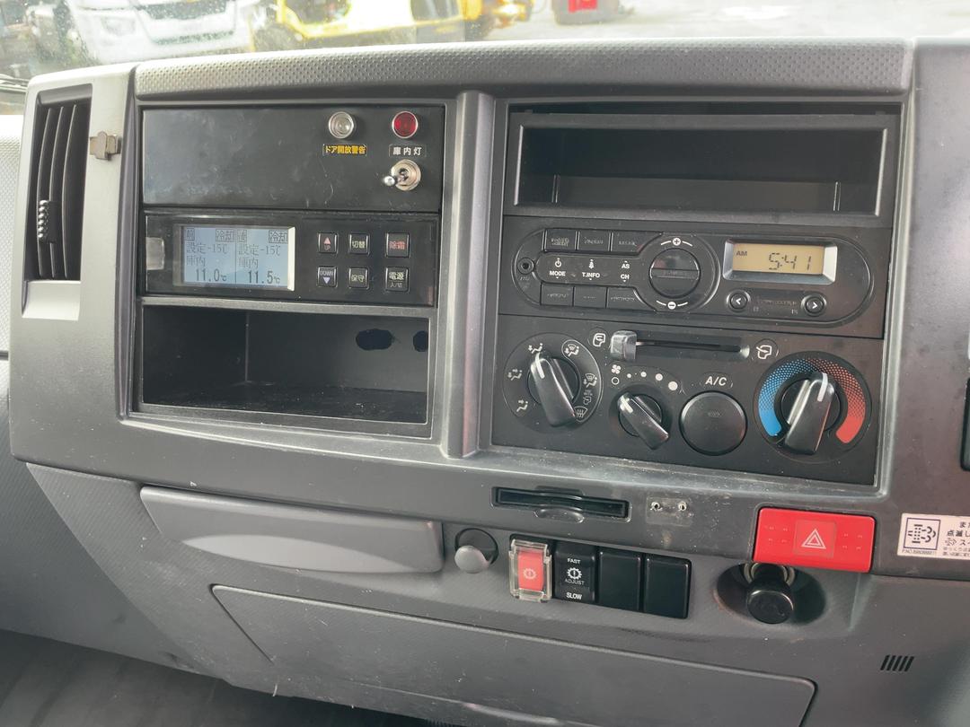 Photo '21' of Isuzu ELF Chiller