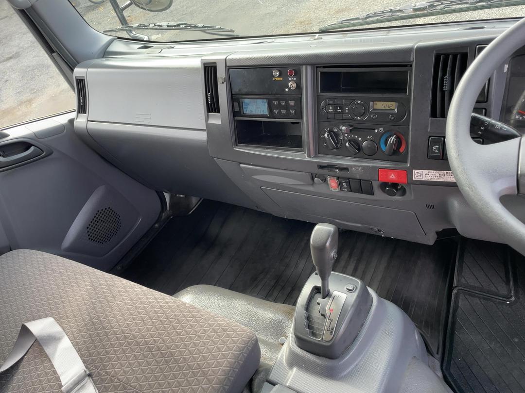 Photo '22' of Isuzu ELF Chiller