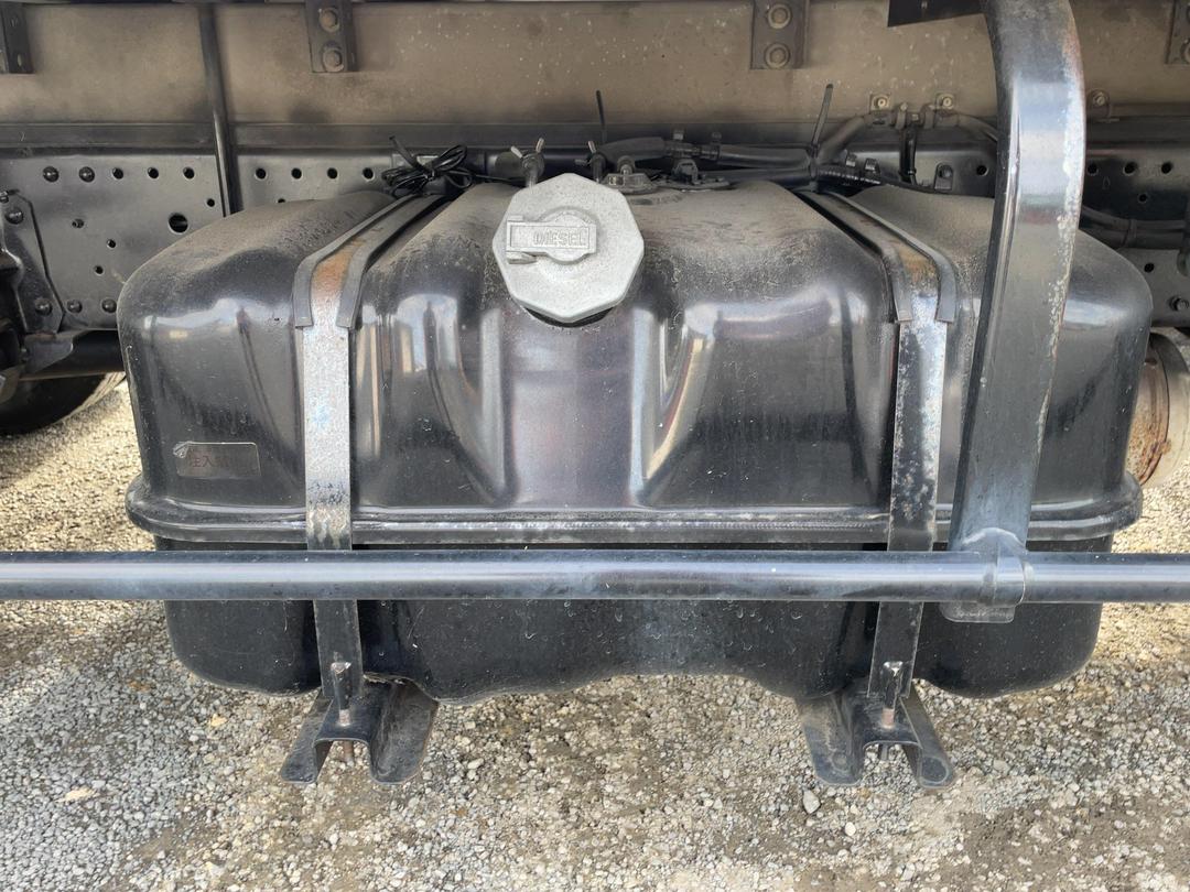 Photo '31' of Isuzu ELF Chiller