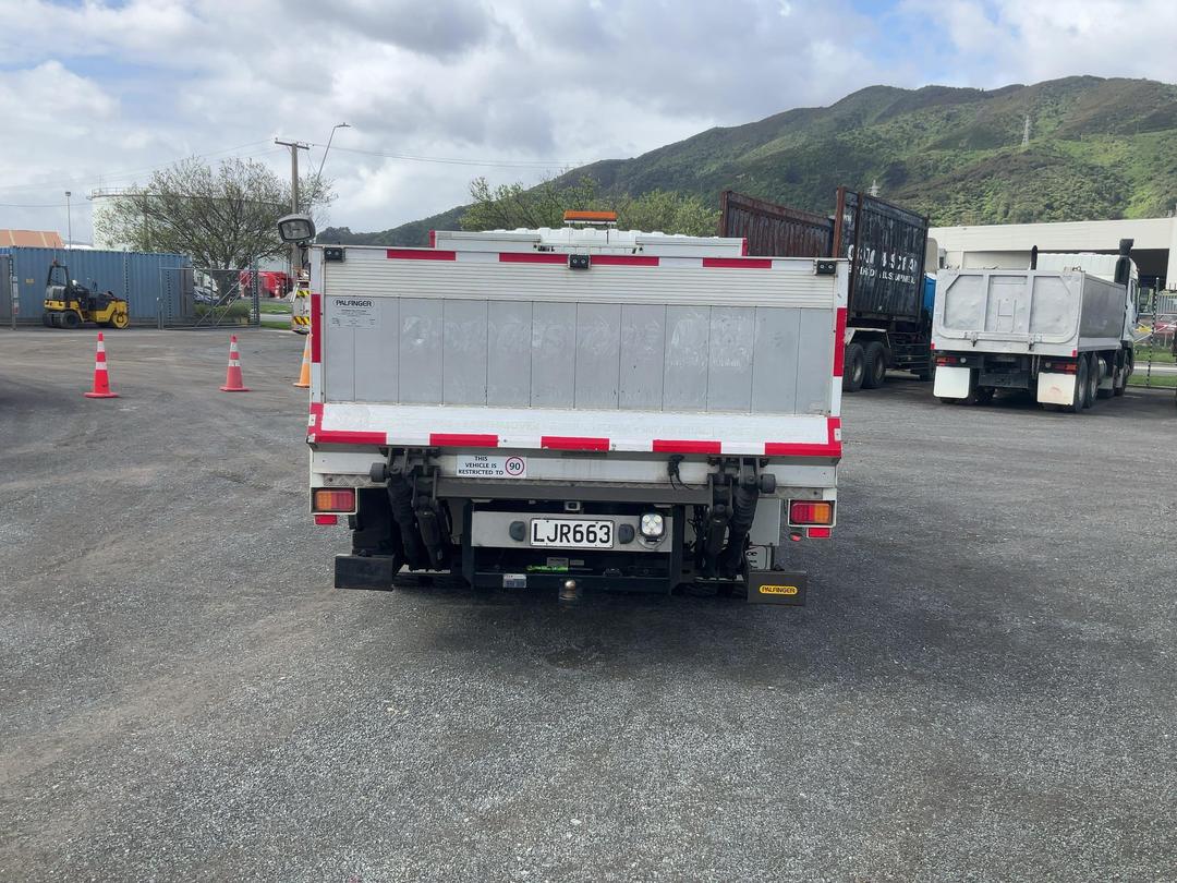 Photo '5' of Isuzu N Series NPR325M Service Vehicle