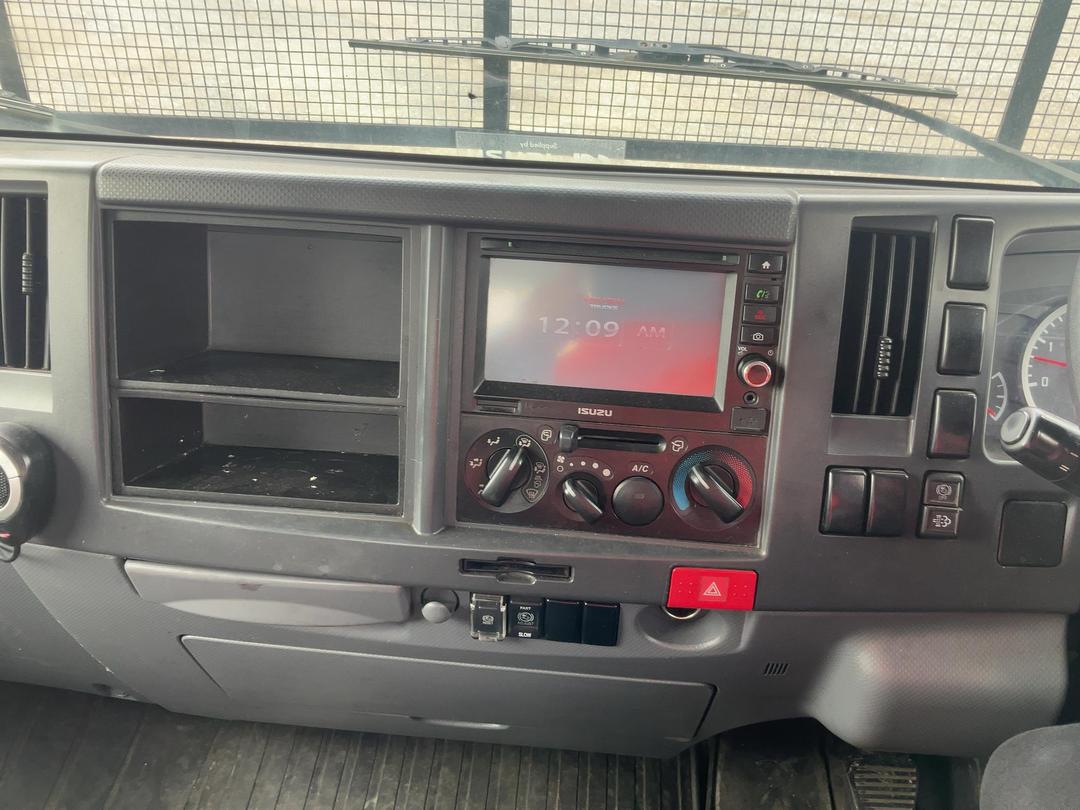 Photo '15' of Isuzu N Series NPR325M Service Vehicle