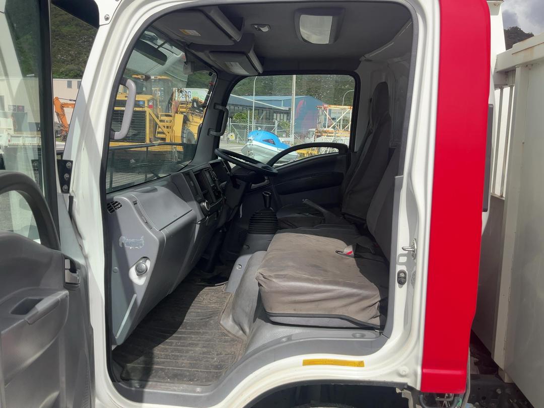 Photo '20' of Isuzu N Series NPR325M Service Vehicle