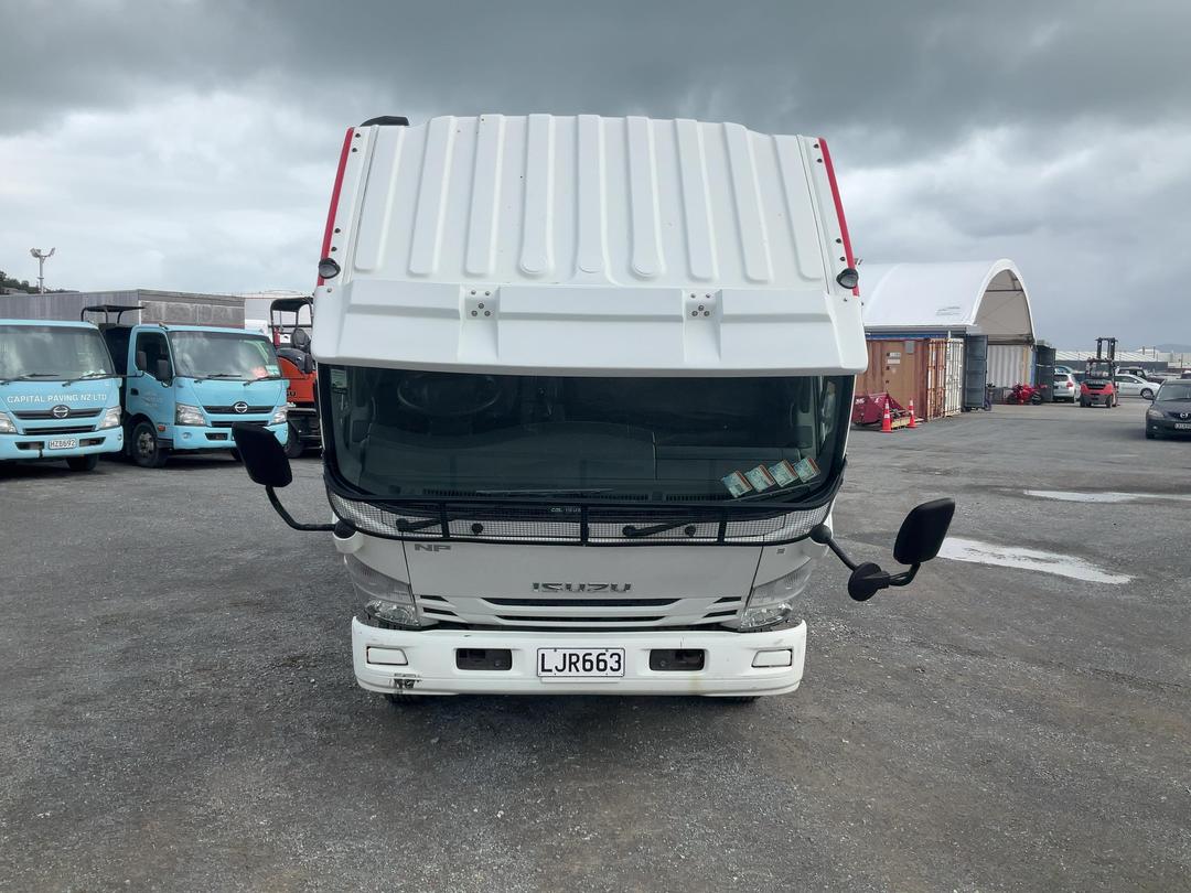 Photo '13' of Isuzu N Series NPR325M Service Vehicle