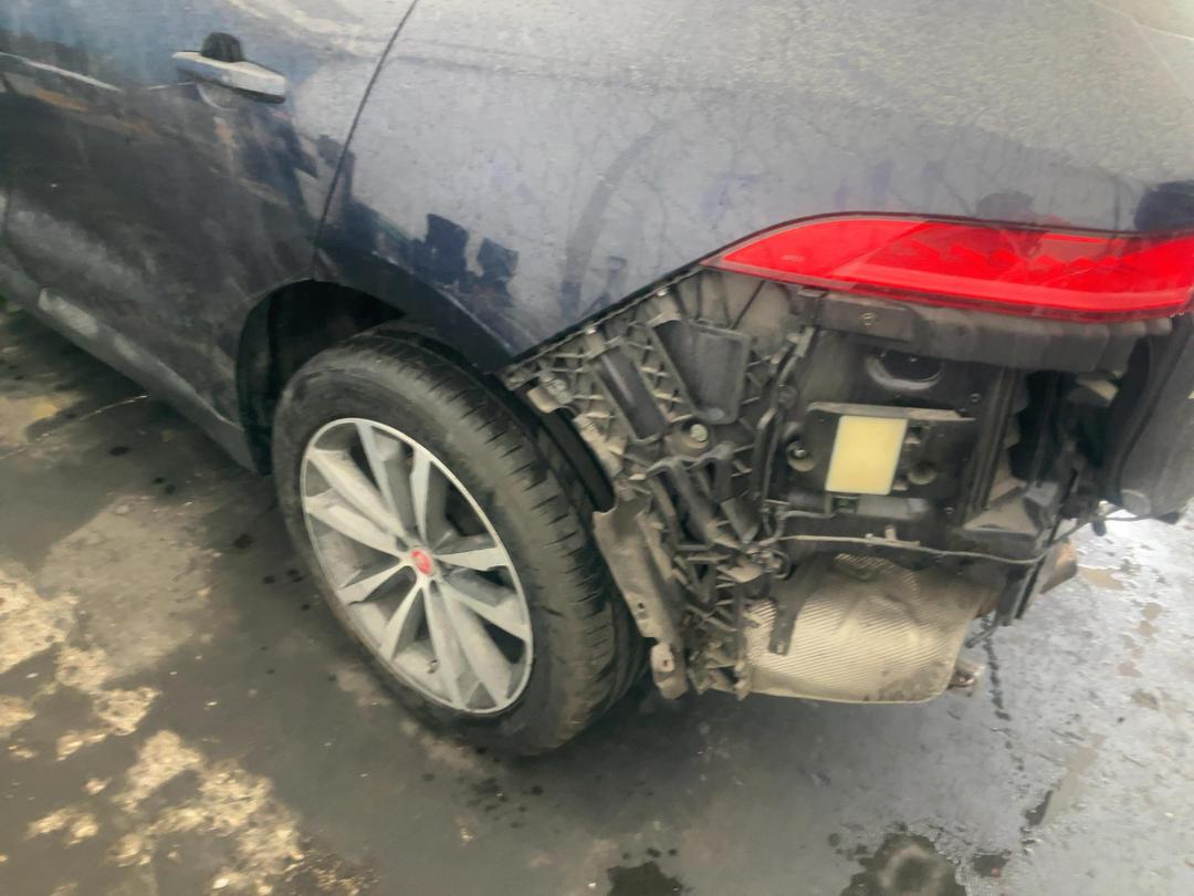 Photo '10' of Jaguar F-Pace 30D Portfolio