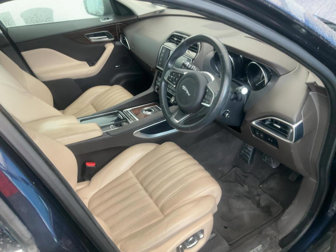 Photo '19' of Jaguar F-Pace 30D Portfolio