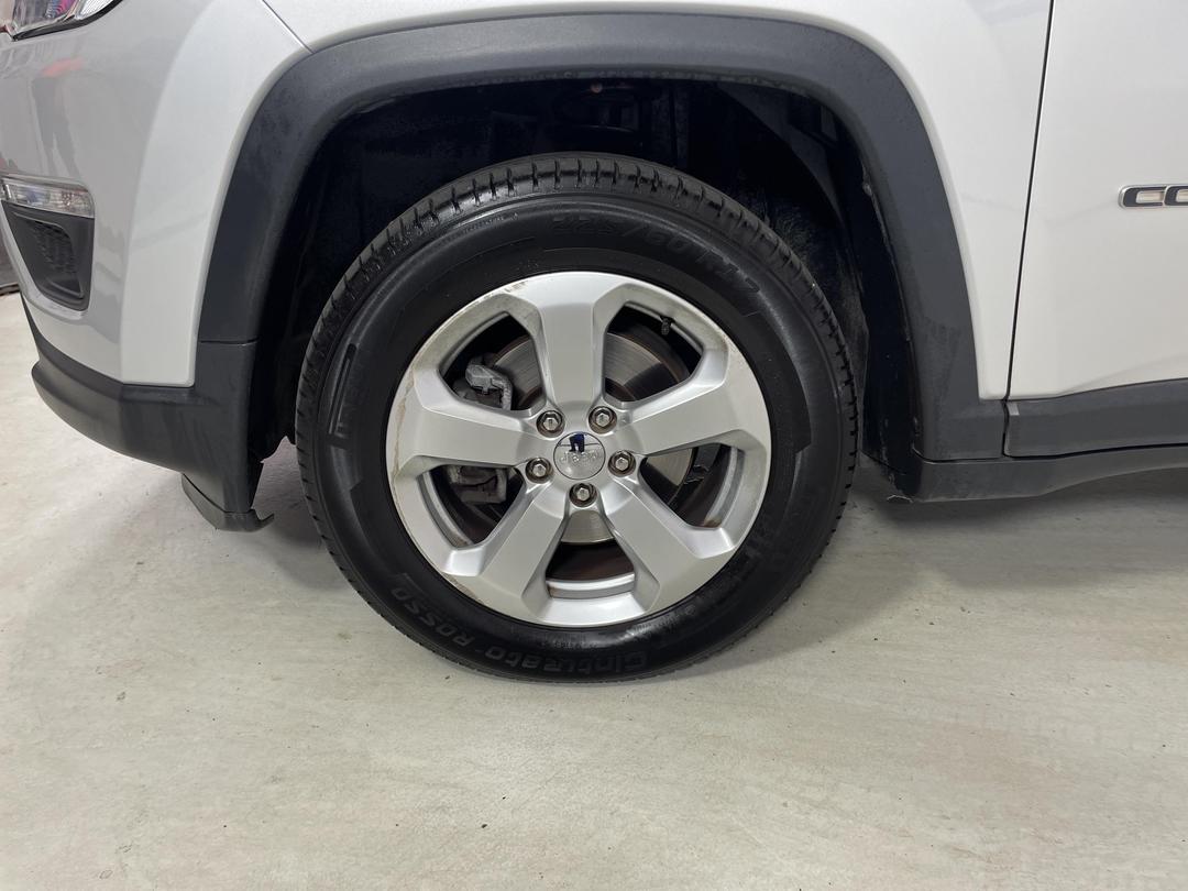 Photo '10' of Jeep Compass