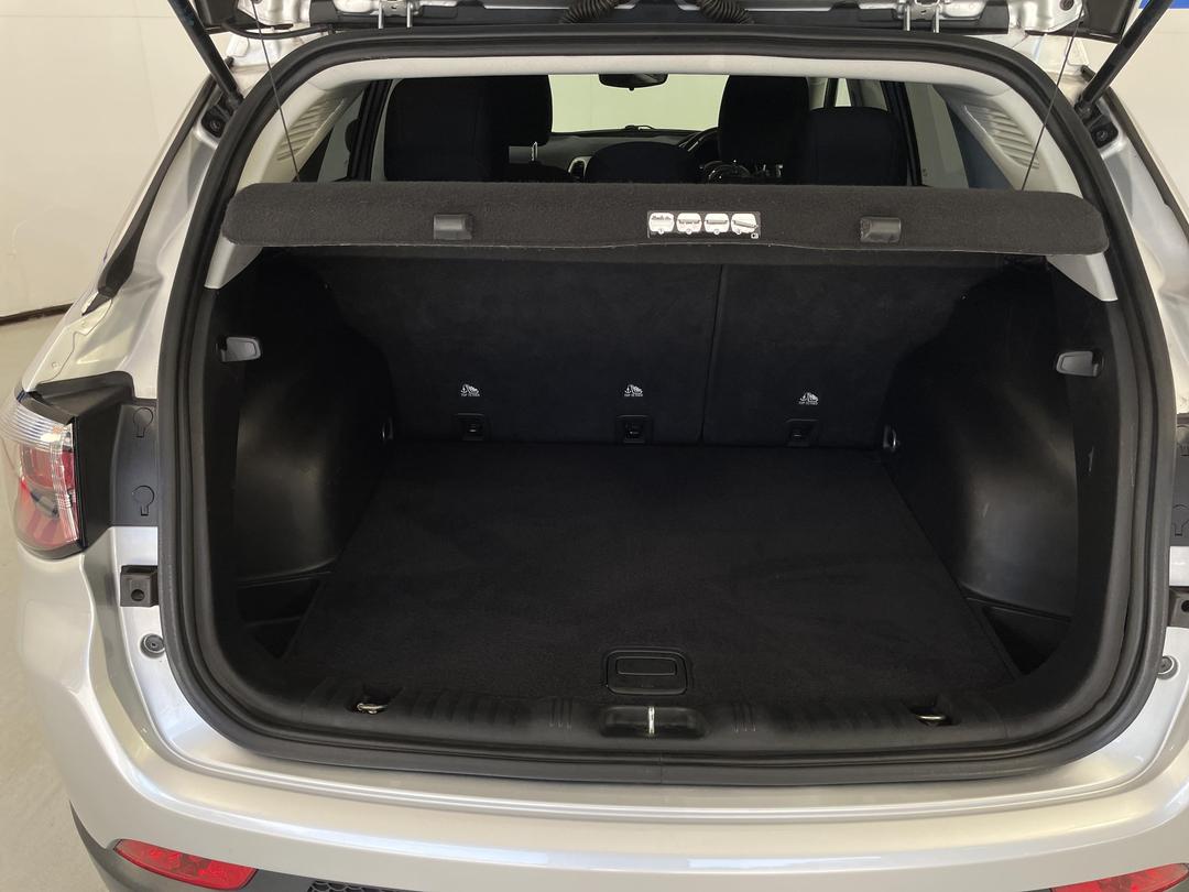 Photo '14' of Jeep Compass