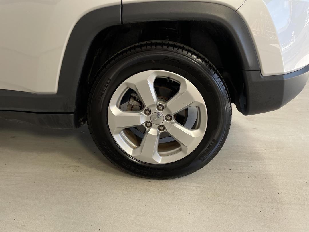 Photo '11' of Jeep Compass