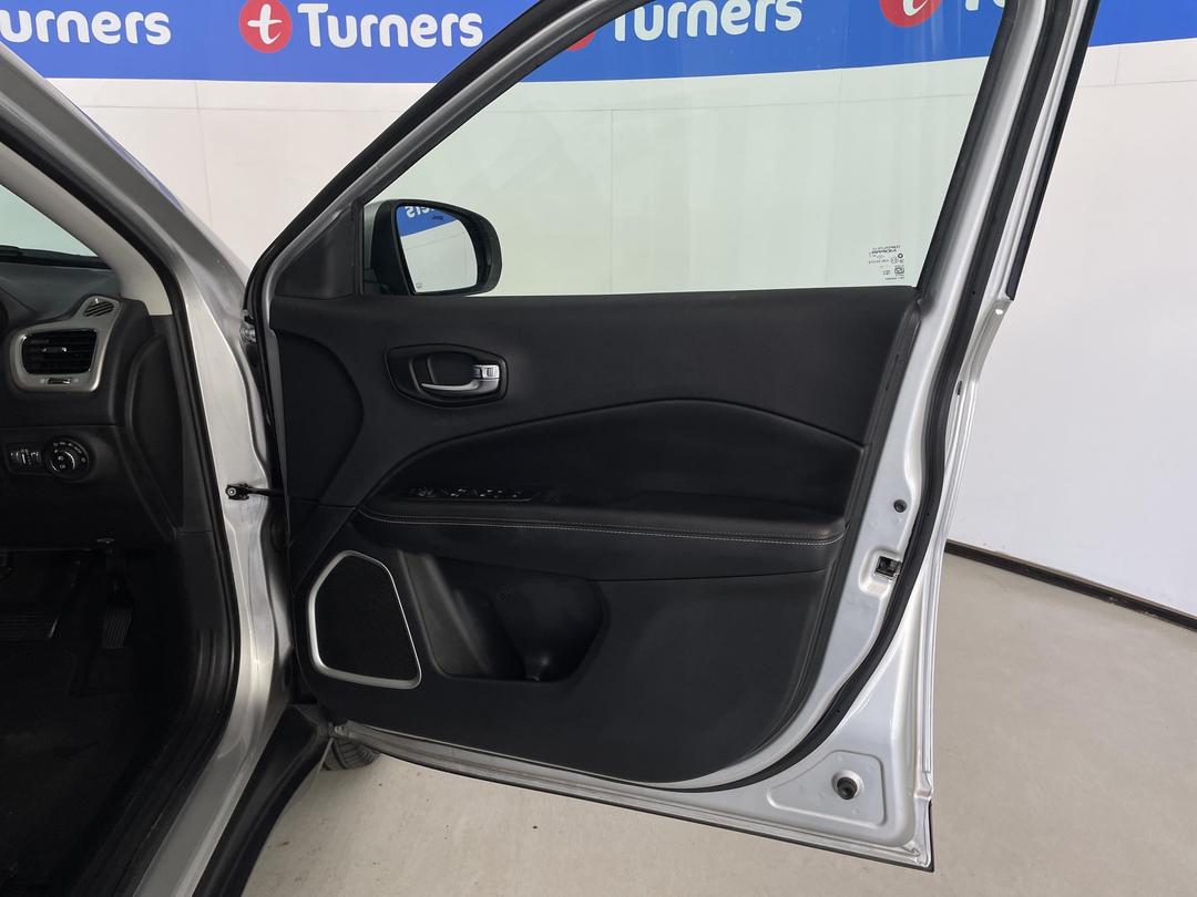 Photo '15' of Jeep Compass