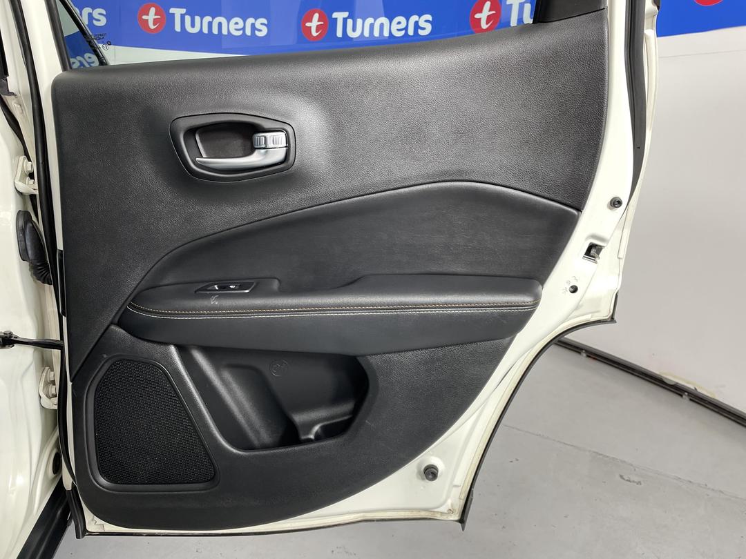 Photo '19' of Jeep Compass