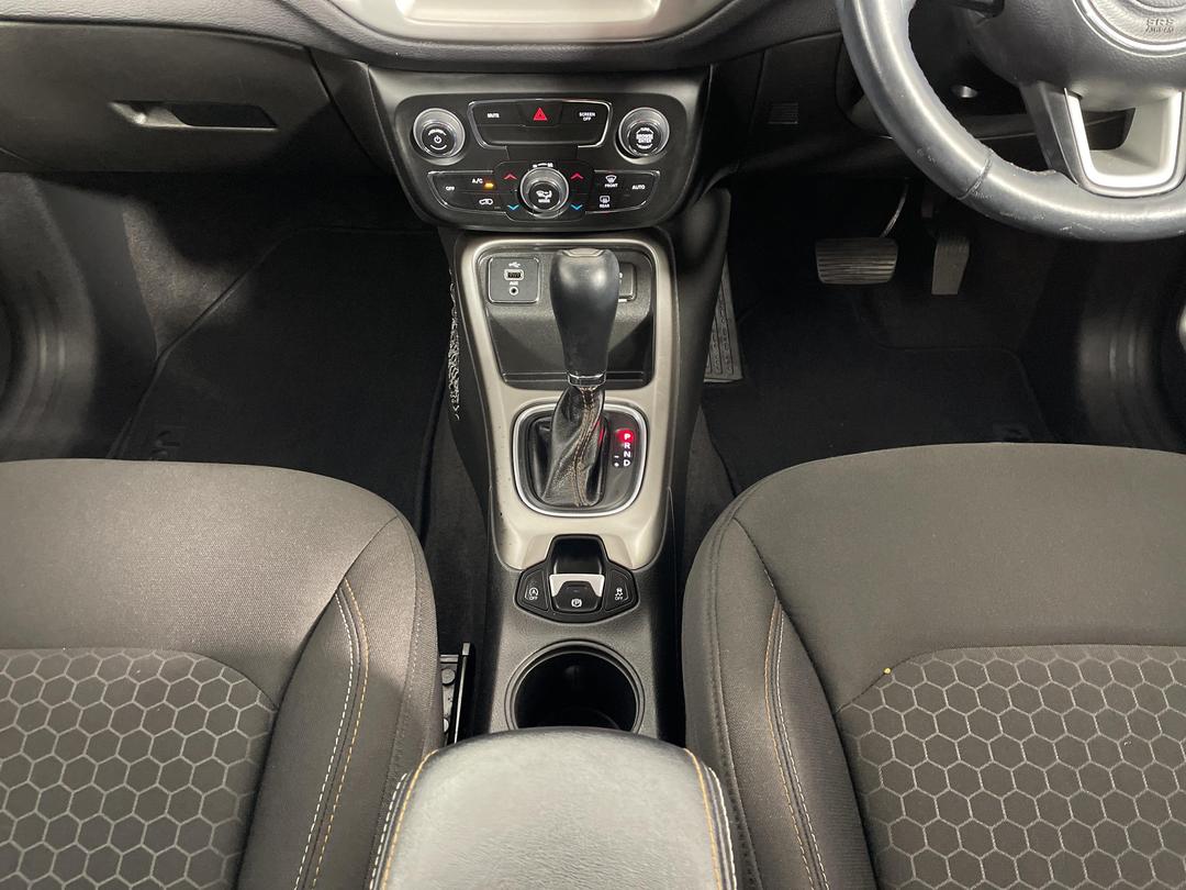 Photo '18' of Jeep Compass