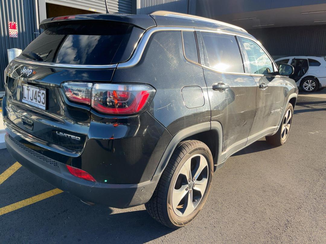 Photo '8' of Jeep Compass Limited