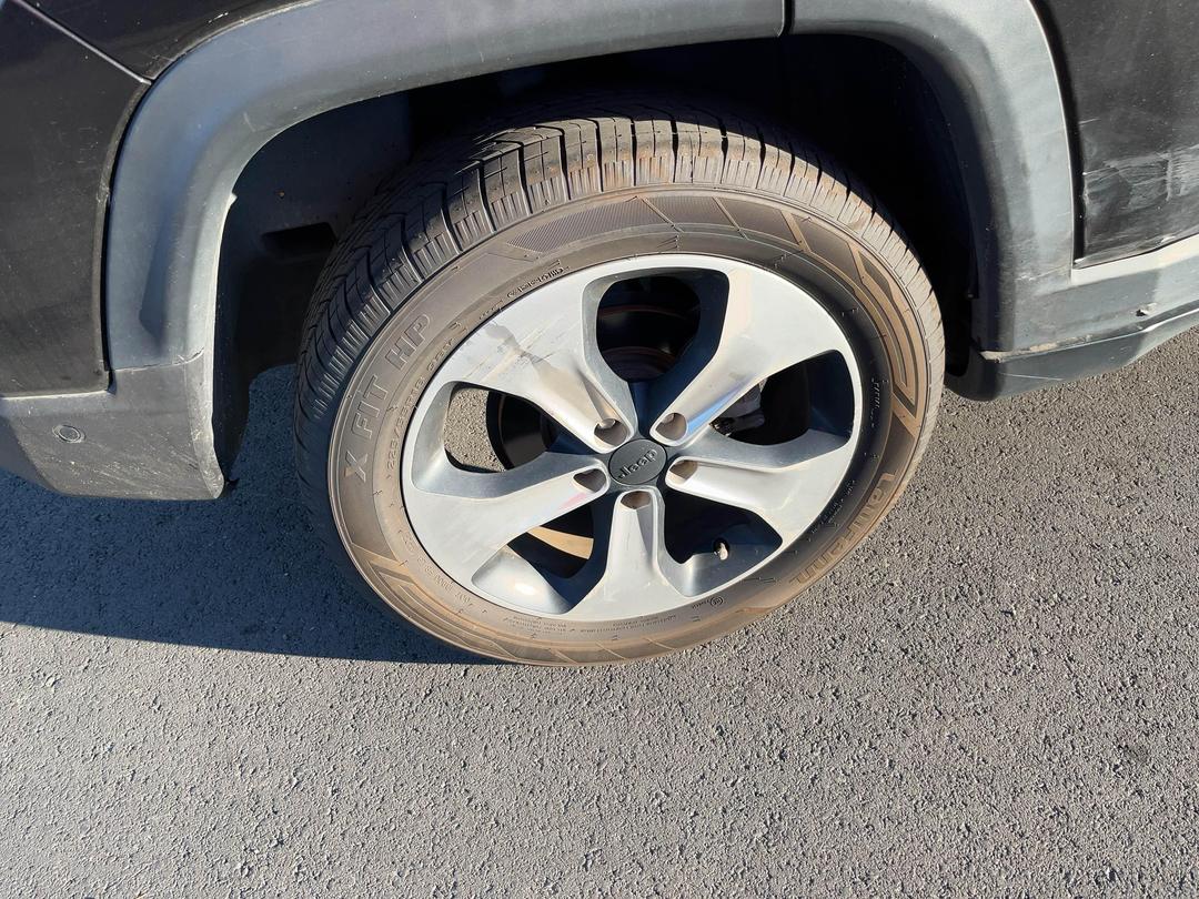 Photo '12' of Jeep Compass Limited