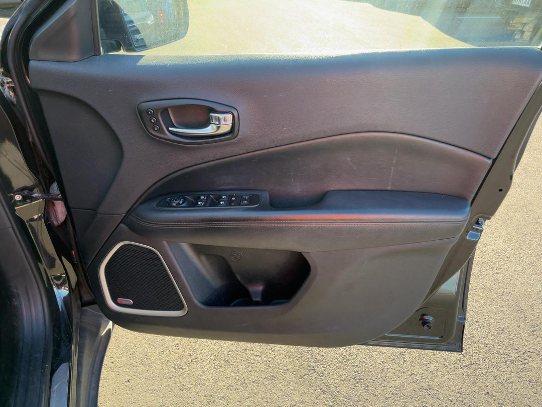 Photo '14' of Jeep Compass Limited