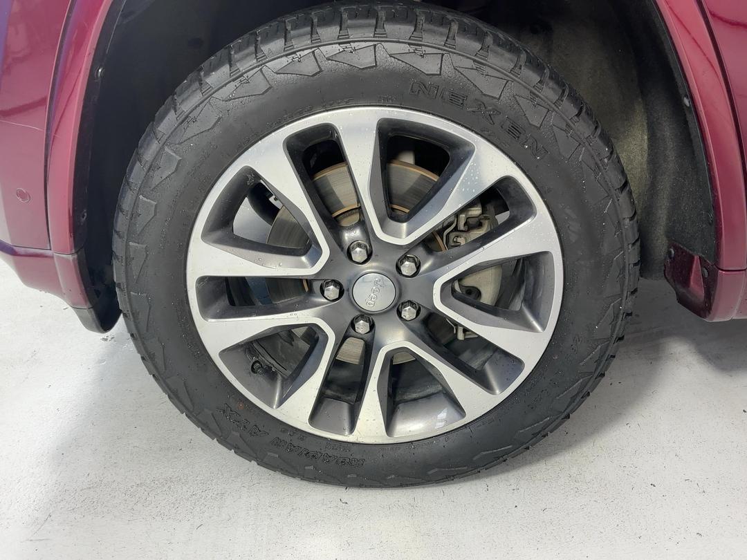 Photo '10' of Jeep Grand Cherokee