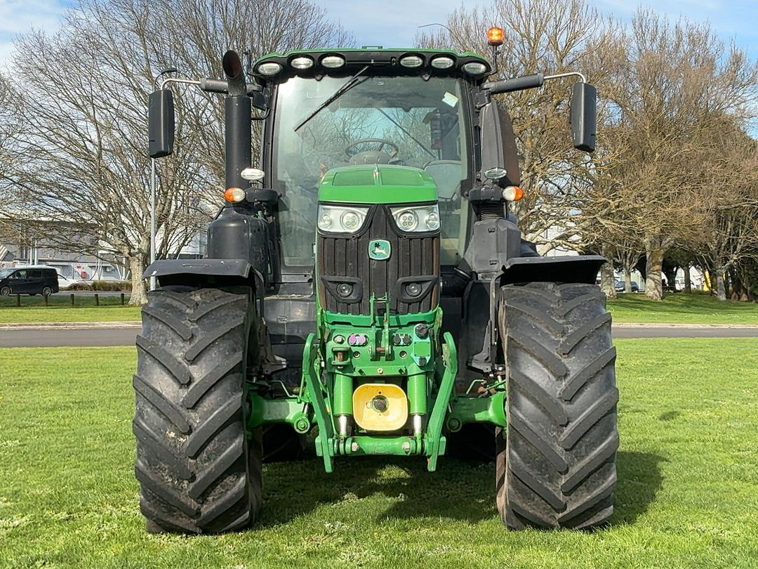 Photo '9' of John Deere 6230R Tractor