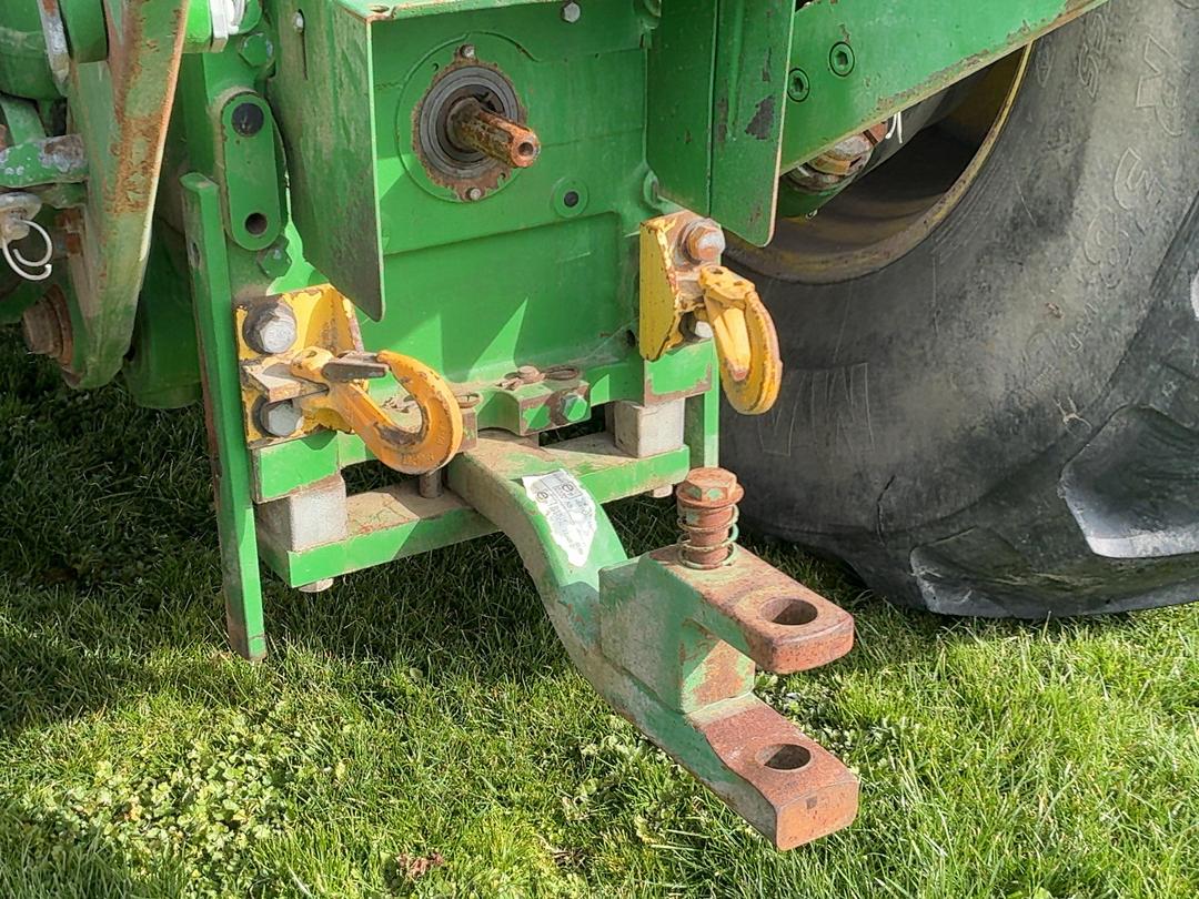 Photo '37' of John Deere 6230R Tractor