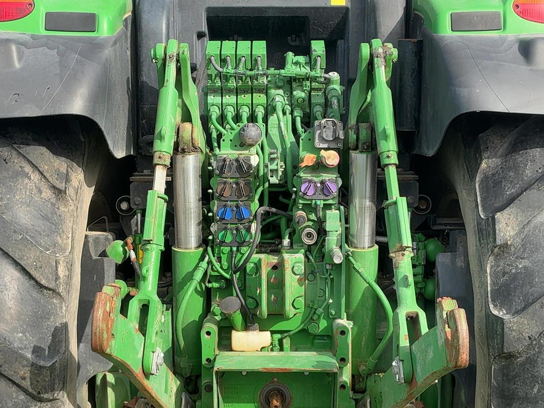 Photo '34' of John Deere 6230R Tractor