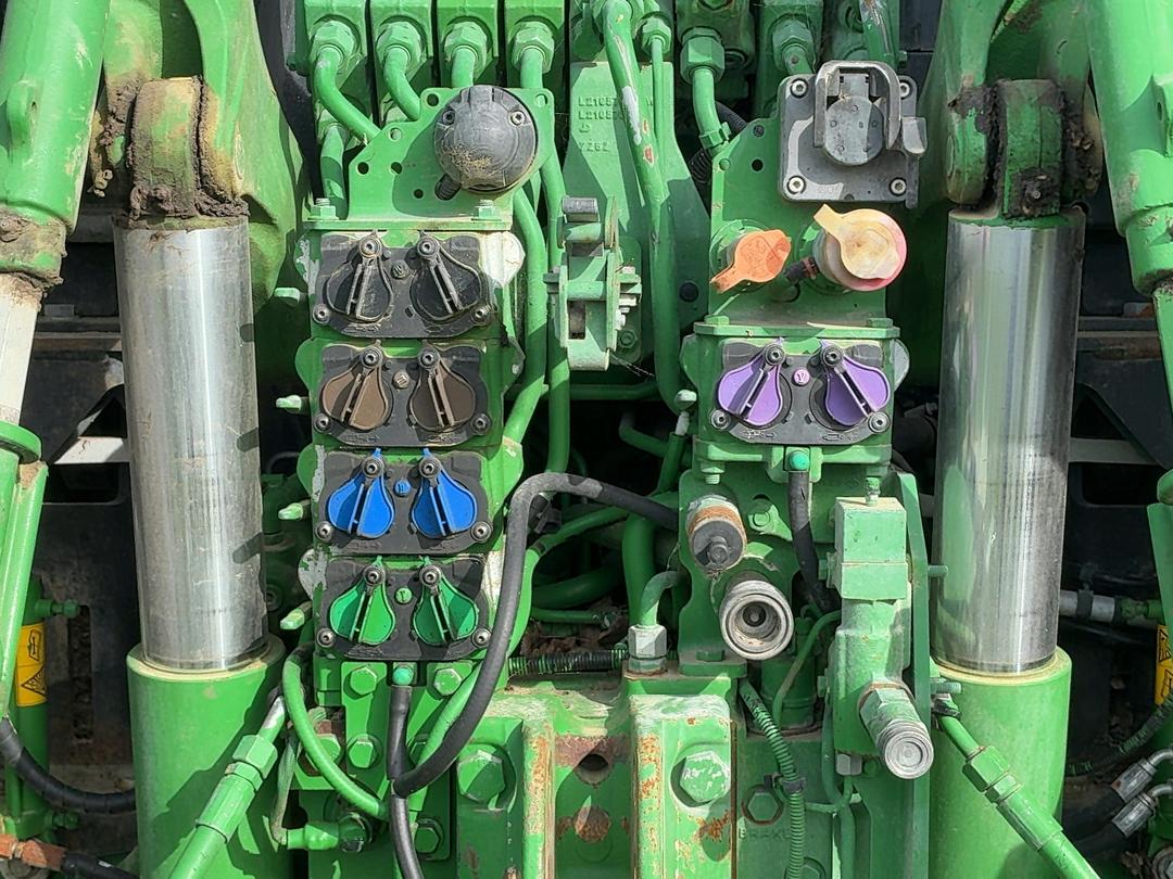 Photo '36' of John Deere 6230R Tractor