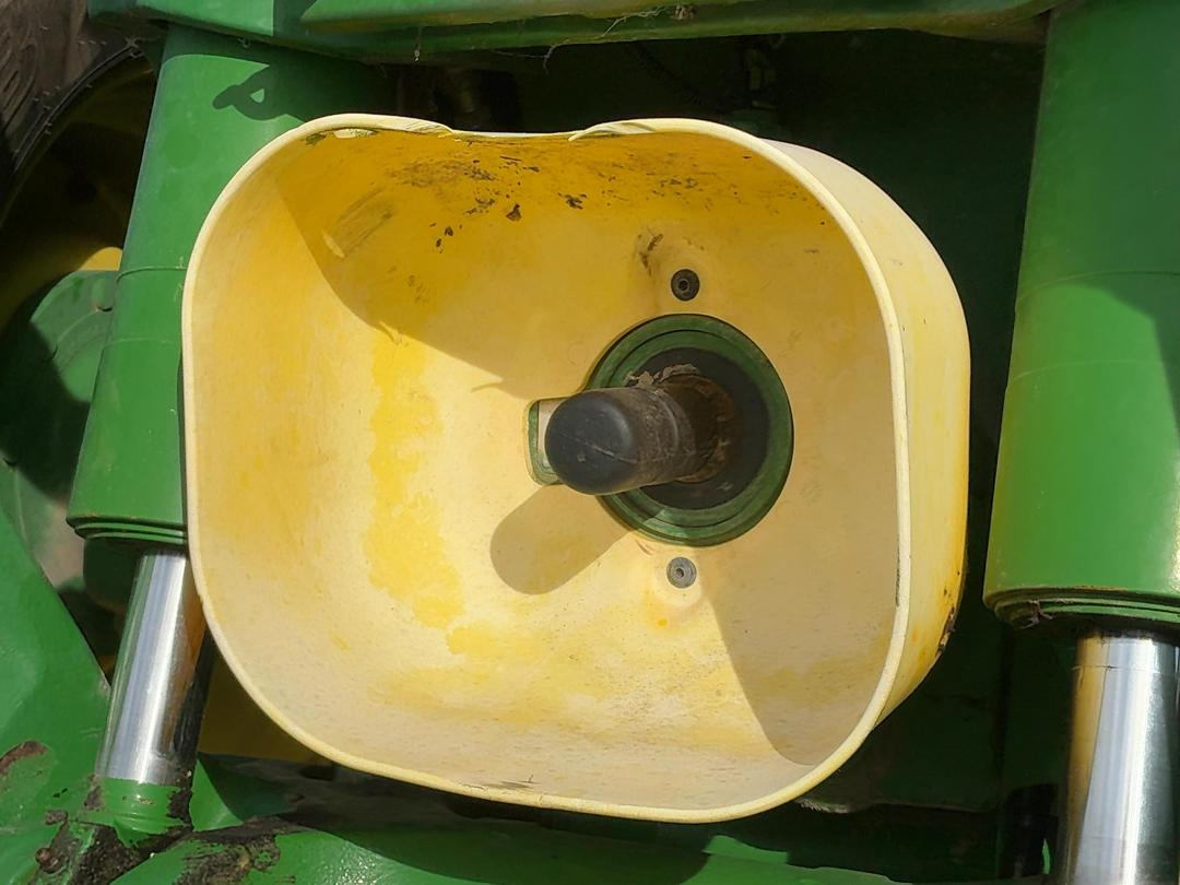 Photo '31' of John Deere 6230R Tractor