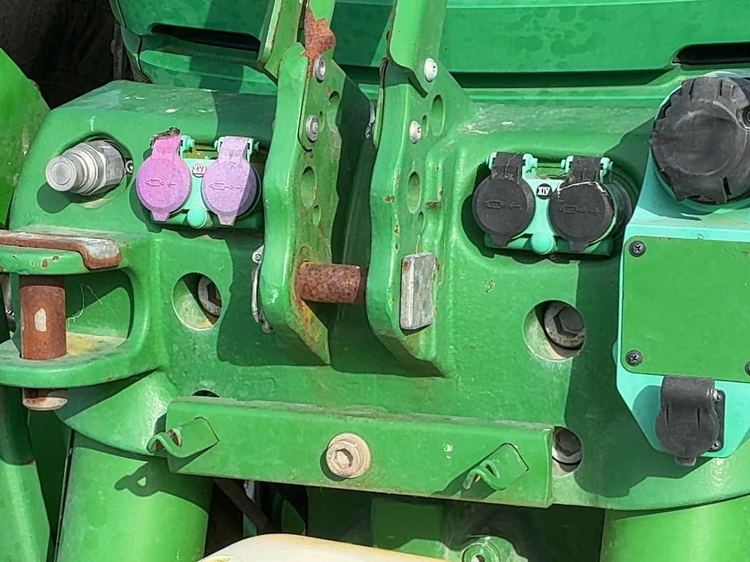 Photo '40' of John Deere 6230R Tractor