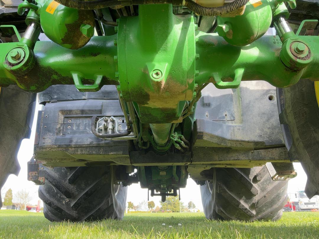 Photo '43' of John Deere 6230R Tractor