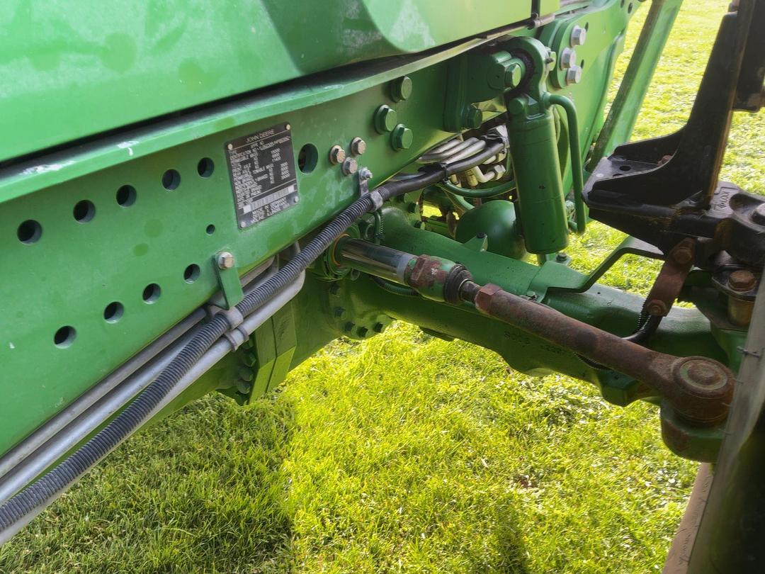 Photo '44' of John Deere 6230R Tractor