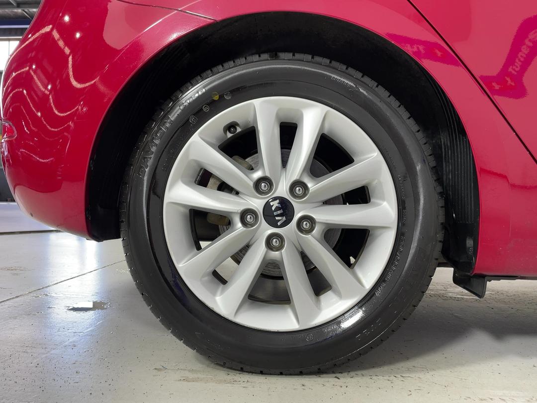 Photo '12' of KIA Cerato