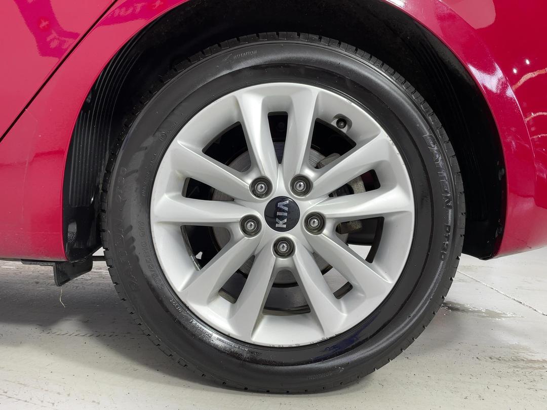 Photo '11' of KIA Cerato