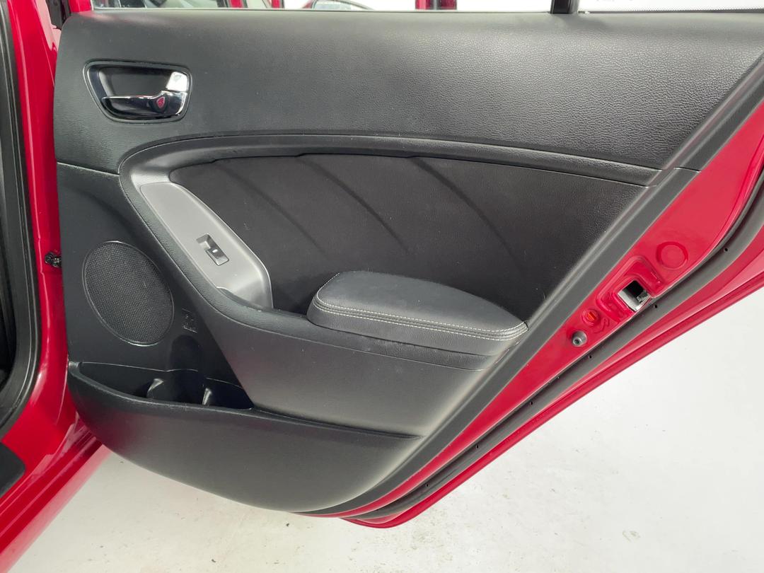 Photo '19' of KIA Cerato