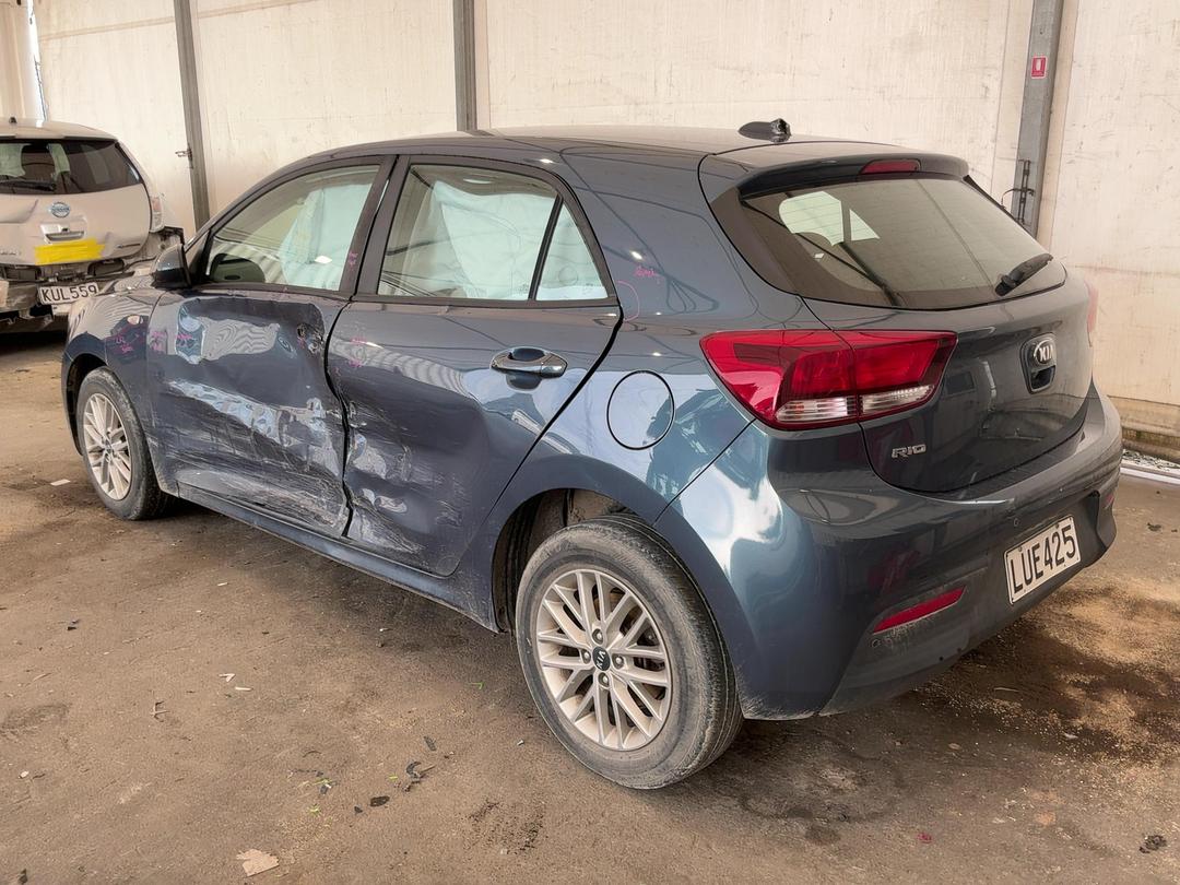 Photo '7' of KIA RIO LX Photo '7' of KIA RIO LX