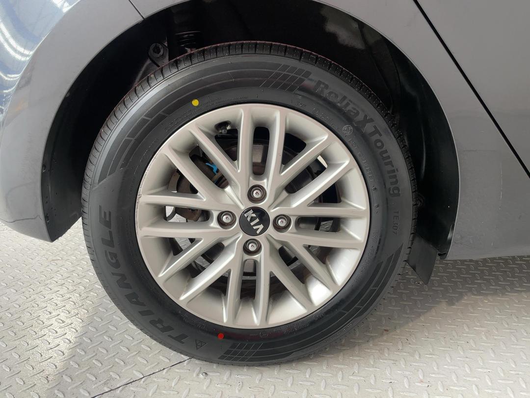 Photo '12' of KIA RIO