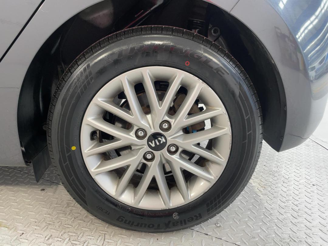 Photo '11' of KIA RIO