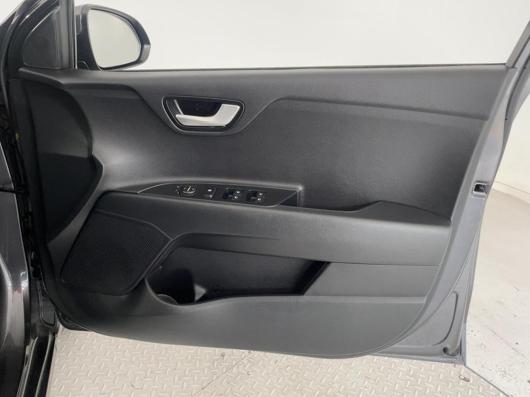 Photo '15' of KIA RIO
