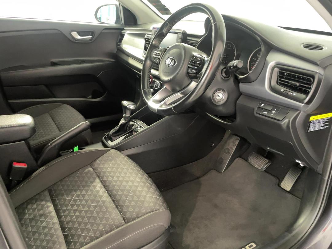 Photo '16' of KIA RIO