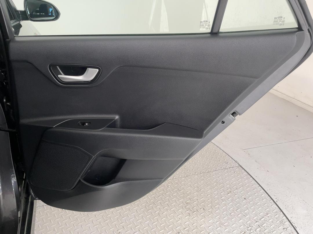 Photo '19' of KIA RIO