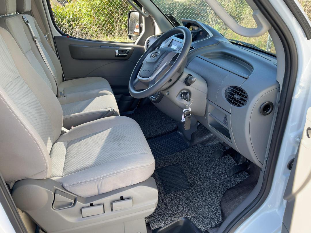 Photo '13' of LDV V80 14 Seat AMT Photo '13' of LDV V80 14 Seat AMT
