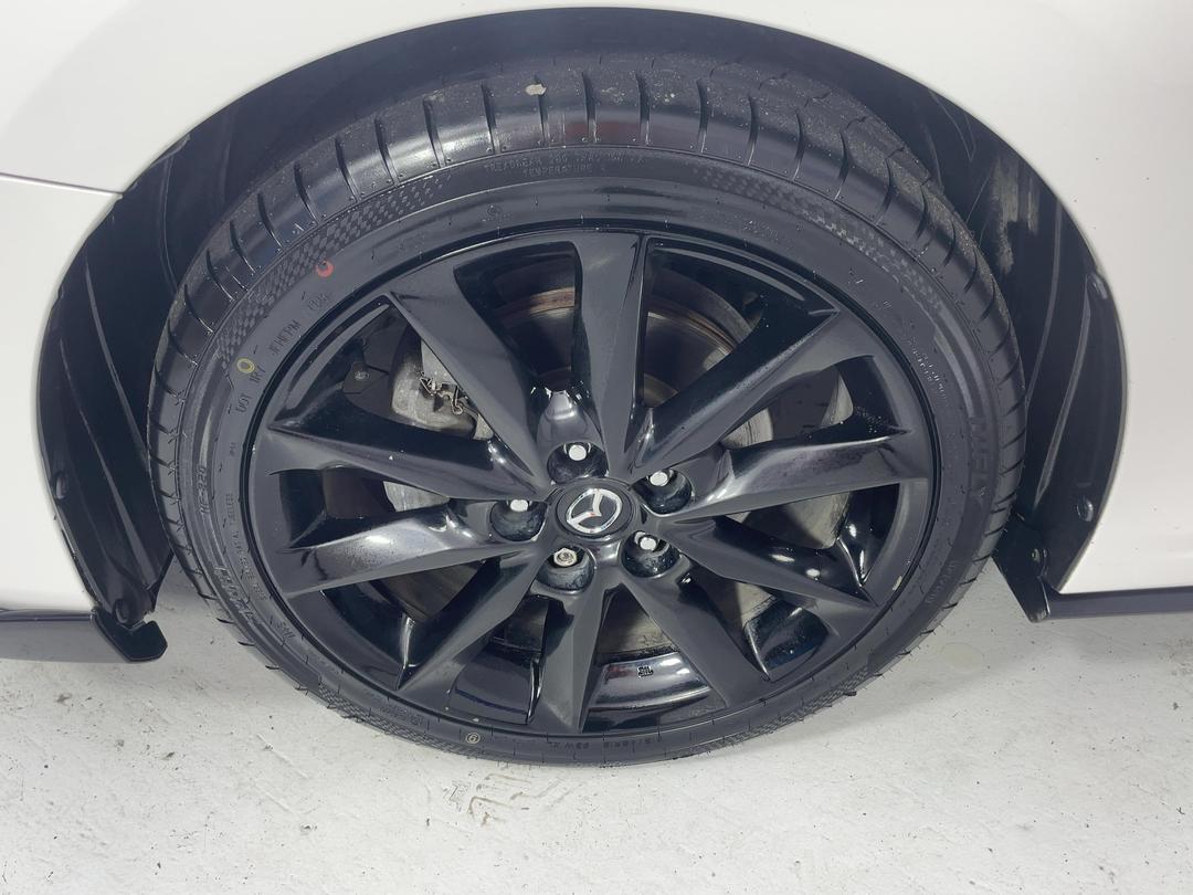 Photo '10' of Mazda 3